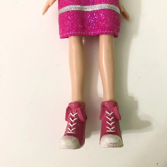 MGA  Bratz Cloe Doll Dress and Shoes TLC - Picture 15 of 16